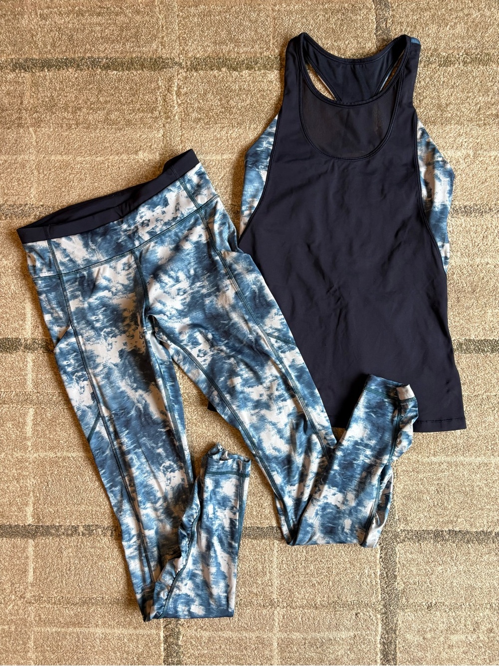 Lululemon Speed Tights (4) & Mesh with Me Tank (6) Navy Blue Sea Side Silver Fox